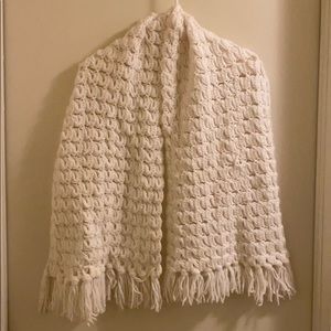 Shoulder shawl